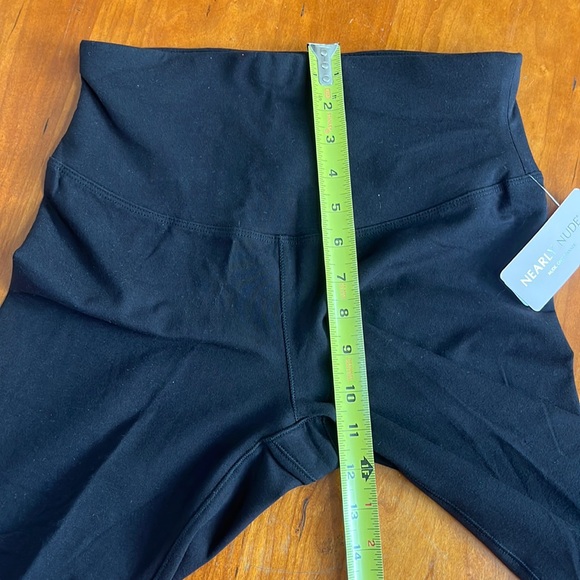 NWT- Nearly Nude Slimming Hi-Waist Capri Shape-Wear Leggings in Cotton/Spandex. - Picture 11 of 11